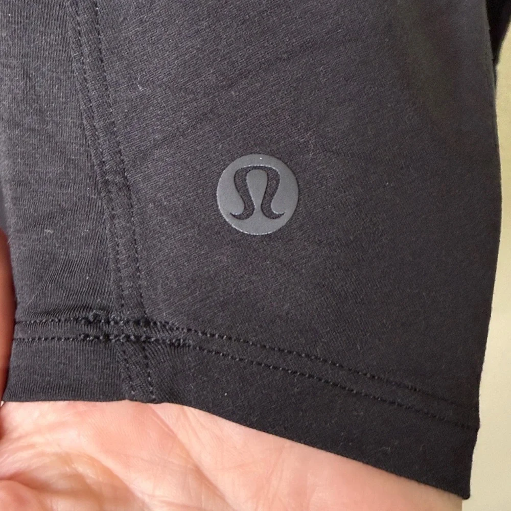 Lululemon black long sleeve drapey top EUC
